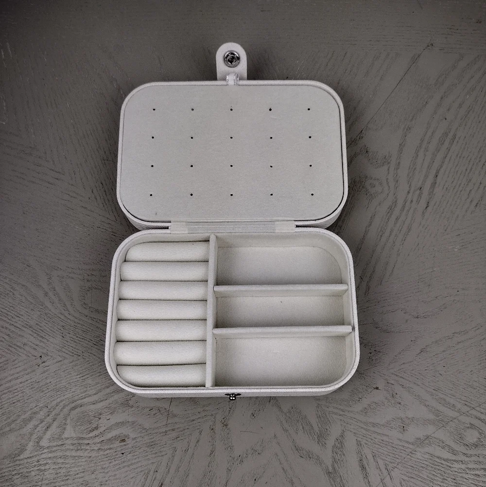 Cream Travel Jewelry Case